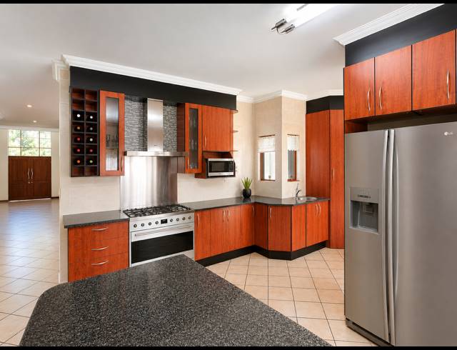 4 BEDROOM HOUSE FOR SALE IN MIDSTREAM ESTATE